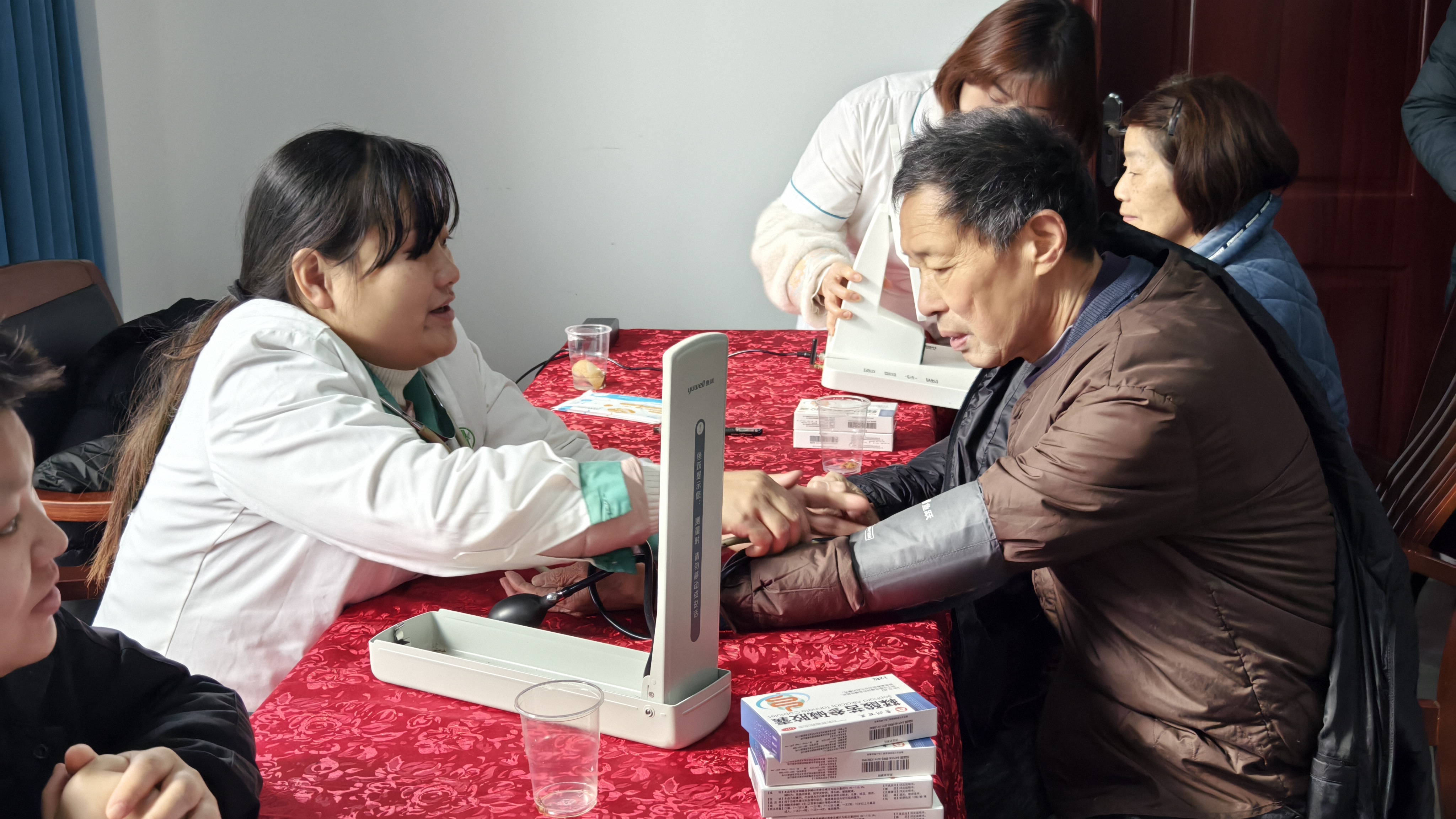 健康送到家，温暖新园行 —— 长沙唯康医院新园社区公益行